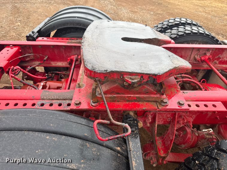 image for item EU5459 2005 International 9200i semi truck