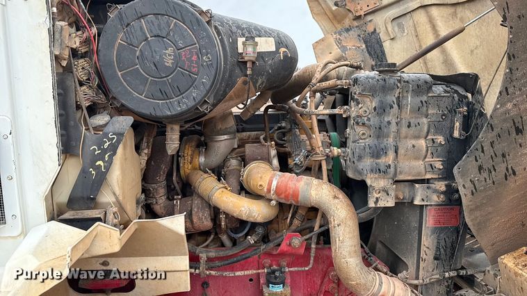 image for item EU5459 2005 International 9200i semi truck