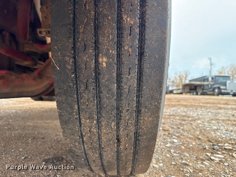 image for item EU5459 2005 International 9200i semi truck