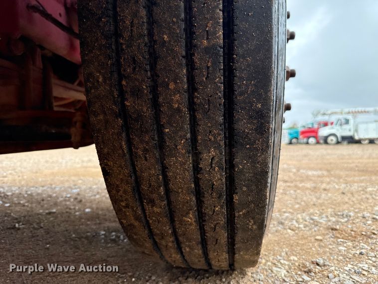 image for item EU5459 2005 International 9200i semi truck