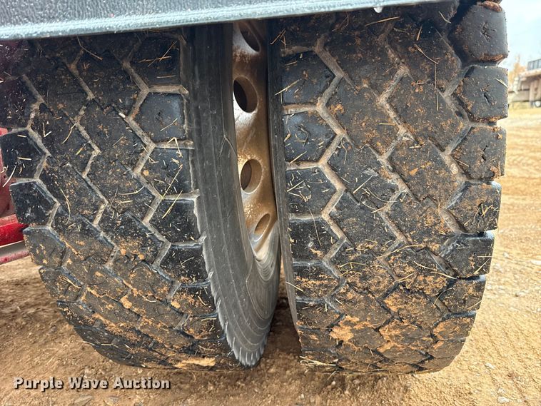 image for item EU5459 2005 International 9200i semi truck