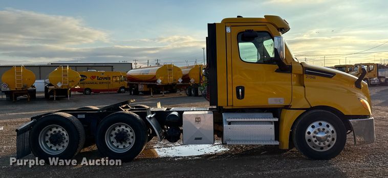 CAMIóN 2021 FREIGHTLINER