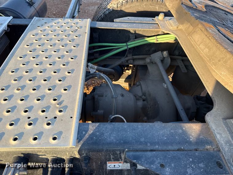 image for item EU5471 2021 Freightliner Cascadia 126 semi truck