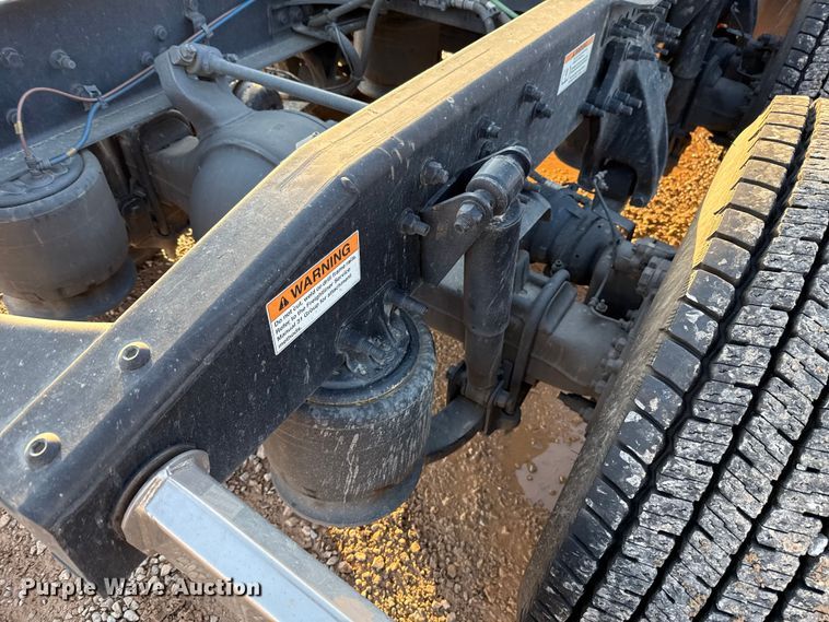 image for item EU5471 2021 Freightliner Cascadia 126 semi truck