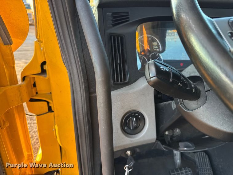 image for item EU5471 2021 Freightliner Cascadia 126 semi truck