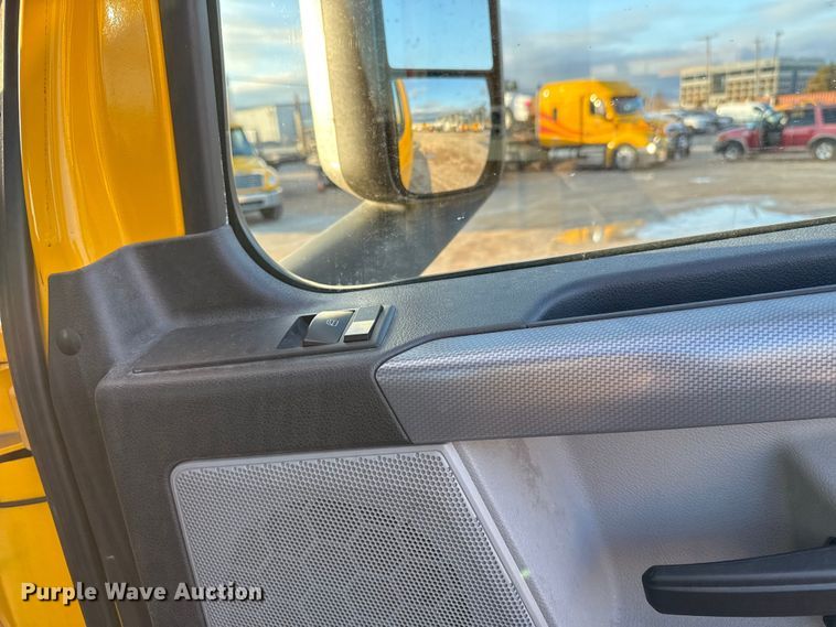 image for item EU5471 2021 Freightliner Cascadia 126 semi truck