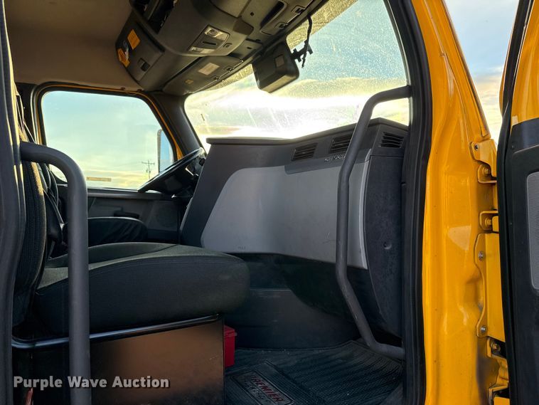 image for item EU5471 2021 Freightliner Cascadia 126 semi truck