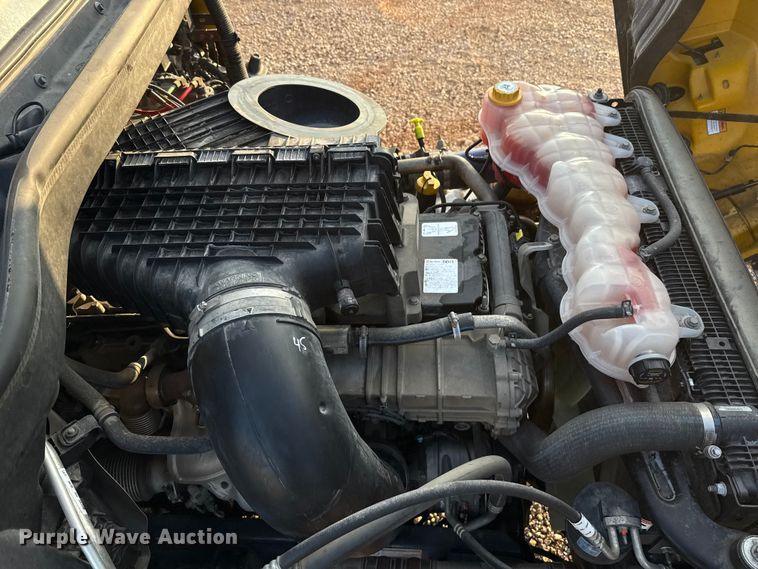 image for item EU5471 2021 Freightliner Cascadia 126 semi truck