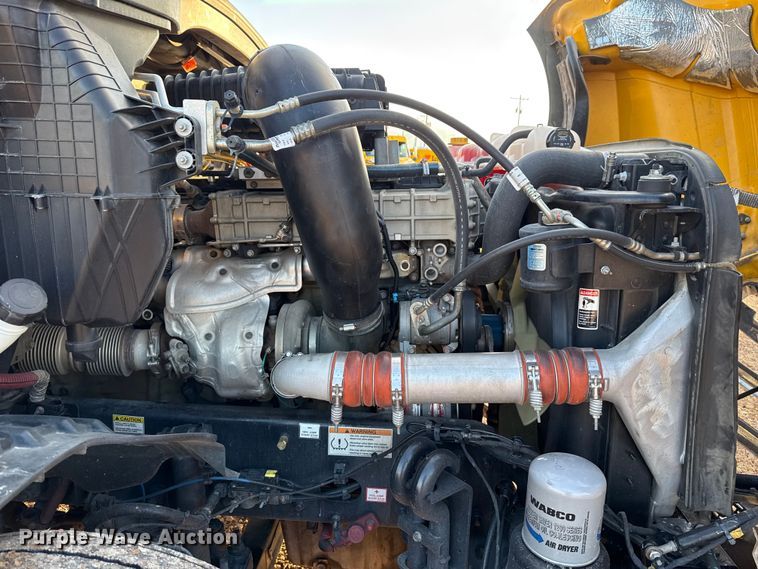 image for item EU5471 2021 Freightliner Cascadia 126 semi truck