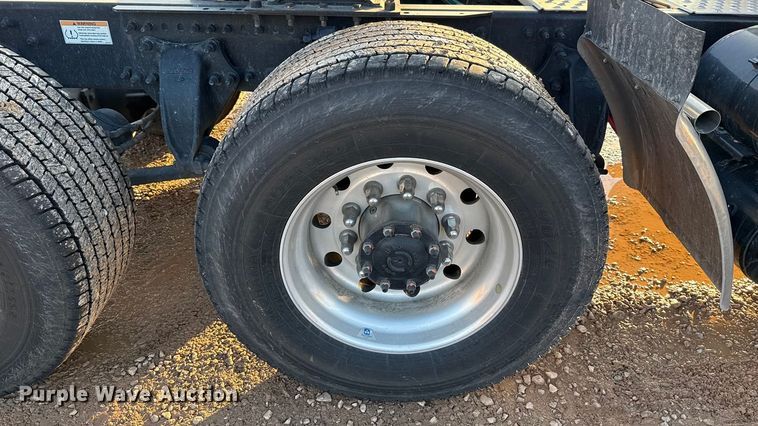 image for item EU5471 2021 Freightliner Cascadia 126 semi truck