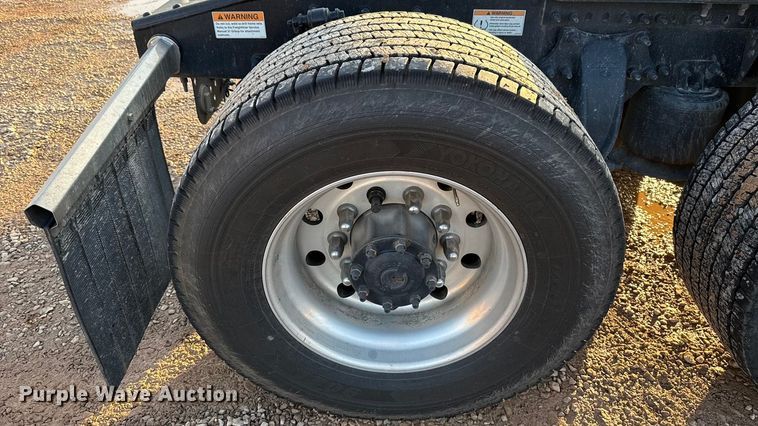 image for item EU5471 2021 Freightliner Cascadia 126 semi truck