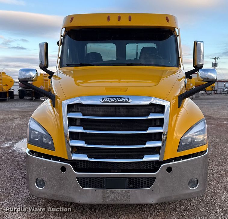 CAMIóN 2022 FREIGHTLINER