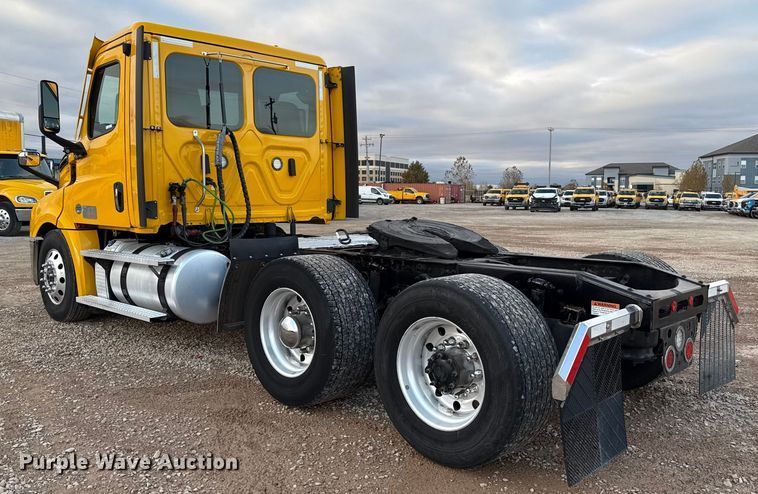 image for item EU5472 2022 Freightliner Cascadia 126 semi truck