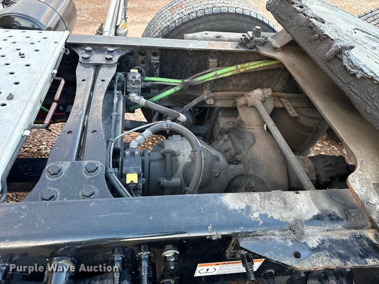 image for item EU5472 2022 Freightliner Cascadia 126 semi truck