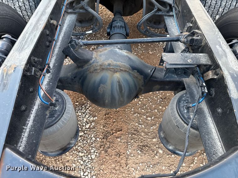 image for item EU5472 2022 Freightliner Cascadia 126 semi truck