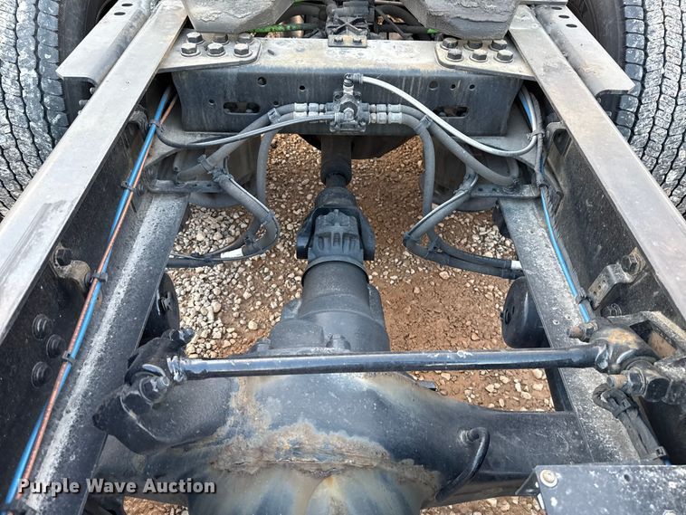 image for item EU5472 2022 Freightliner Cascadia 126 semi truck