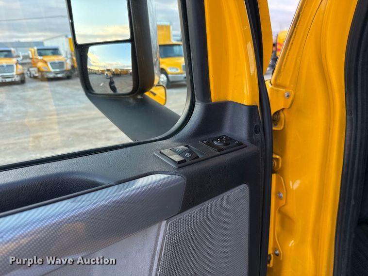 image for item EU5472 2022 Freightliner Cascadia 126 semi truck