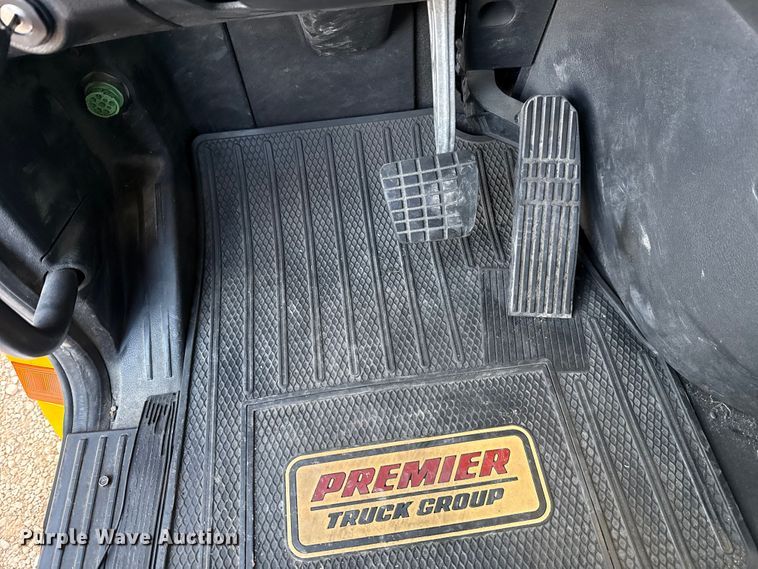 image for item EU5472 2022 Freightliner Cascadia 126 semi truck