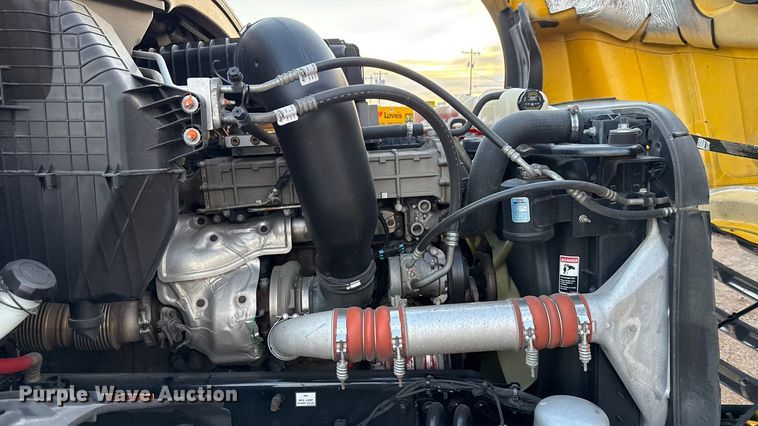 image for item EU5472 2022 Freightliner Cascadia 126 semi truck