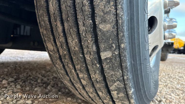 image for item EU5472 2022 Freightliner Cascadia 126 semi truck