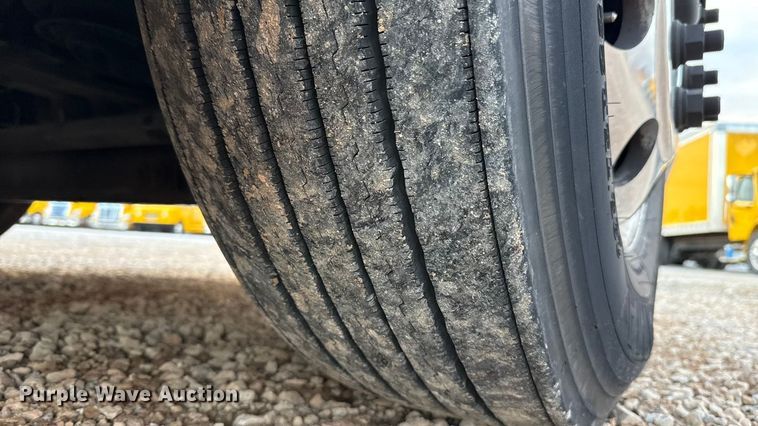 image for item EU5472 2022 Freightliner Cascadia 126 semi truck