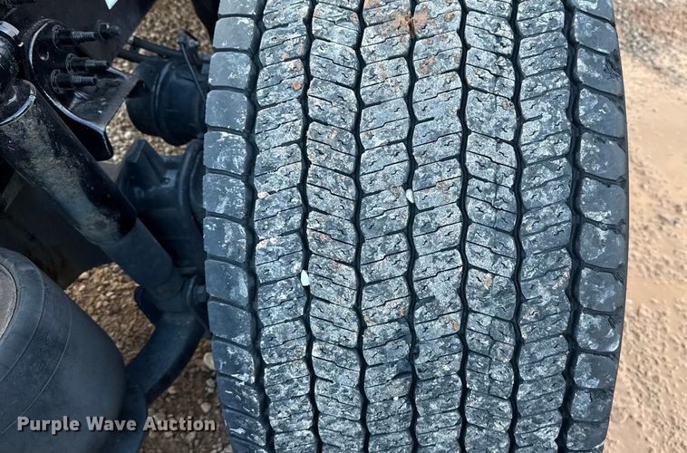 image for item EU5472 2022 Freightliner Cascadia 126 semi truck