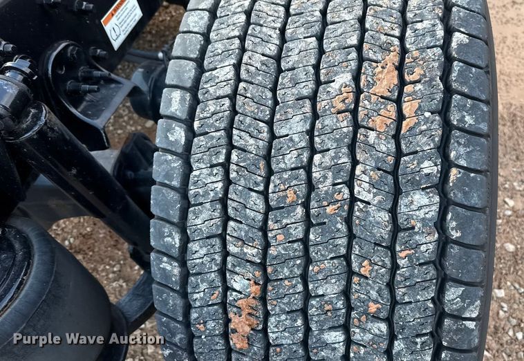 image for item EU5472 2022 Freightliner Cascadia 126 semi truck