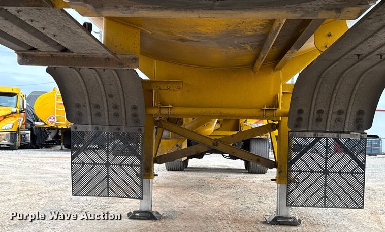 image for item EU5473 2005 Beall BAST-96-3-SB tank trailer