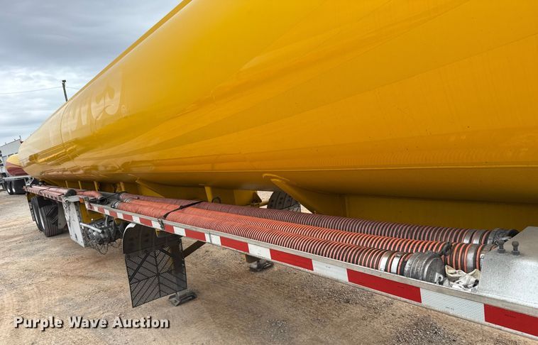 image for item EU5473 2005 Beall BAST-96-3-SB tank trailer