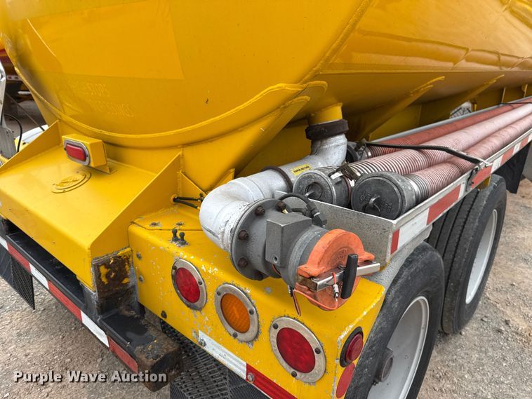 image for item EU5473 2005 Beall BAST-96-3-SB tank trailer