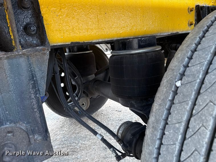 image for item EU5473 2005 Beall BAST-96-3-SB tank trailer