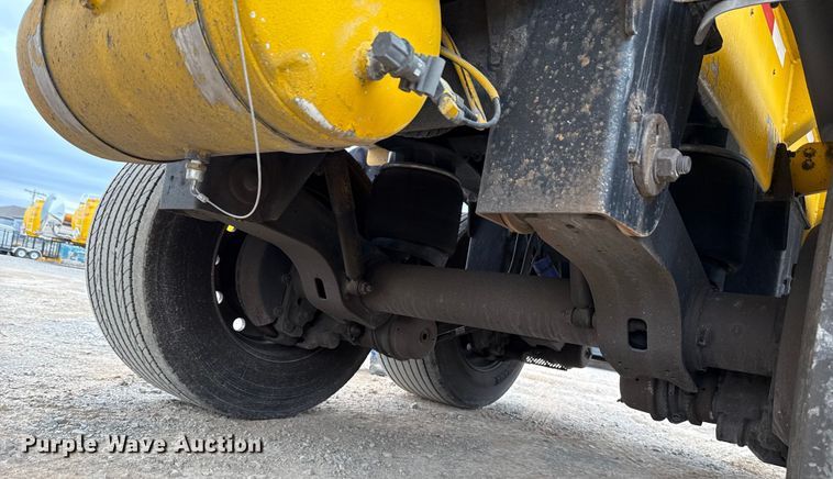 image for item EU5473 2005 Beall BAST-96-3-SB tank trailer