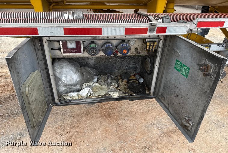 image for item EU5473 2005 Beall BAST-96-3-SB tank trailer