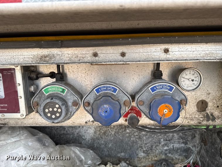 image for item EU5473 2005 Beall BAST-96-3-SB tank trailer