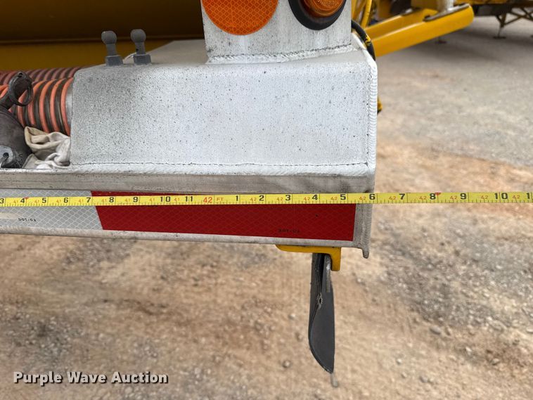 image for item EU5473 2005 Beall BAST-96-3-SB tank trailer