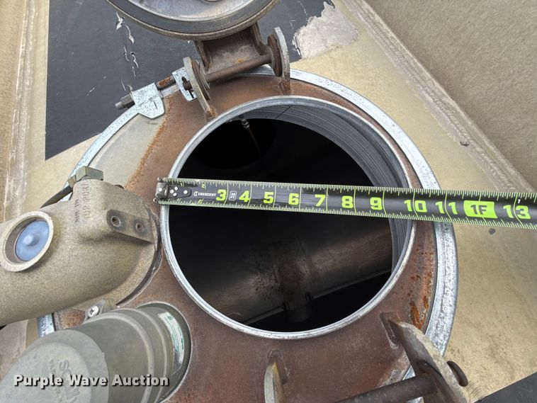 image for item EU5473 2005 Beall BAST-96-3-SB tank trailer