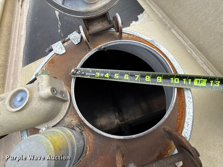 image for item EU5473 2005 Beall BAST-96-3-SB tank trailer