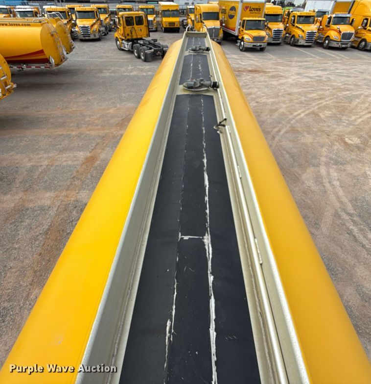 image for item EU5473 2005 Beall BAST-96-3-SB tank trailer