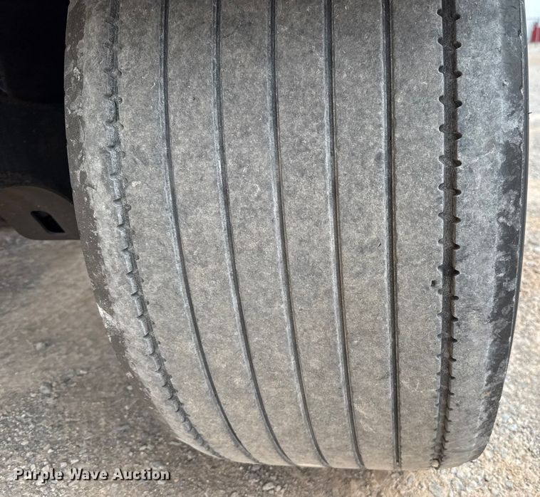 image for item EU5473 2005 Beall BAST-96-3-SB tank trailer