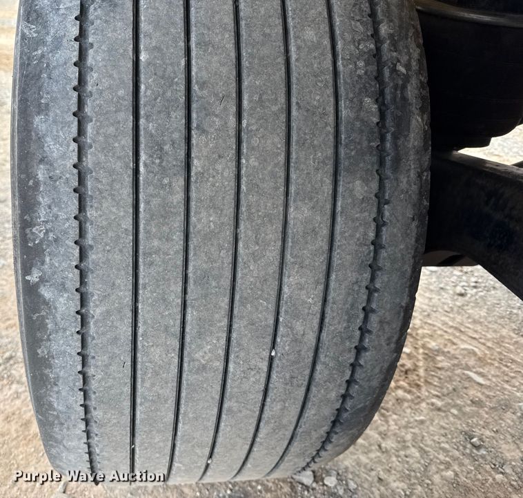 image for item EU5473 2005 Beall BAST-96-3-SB tank trailer