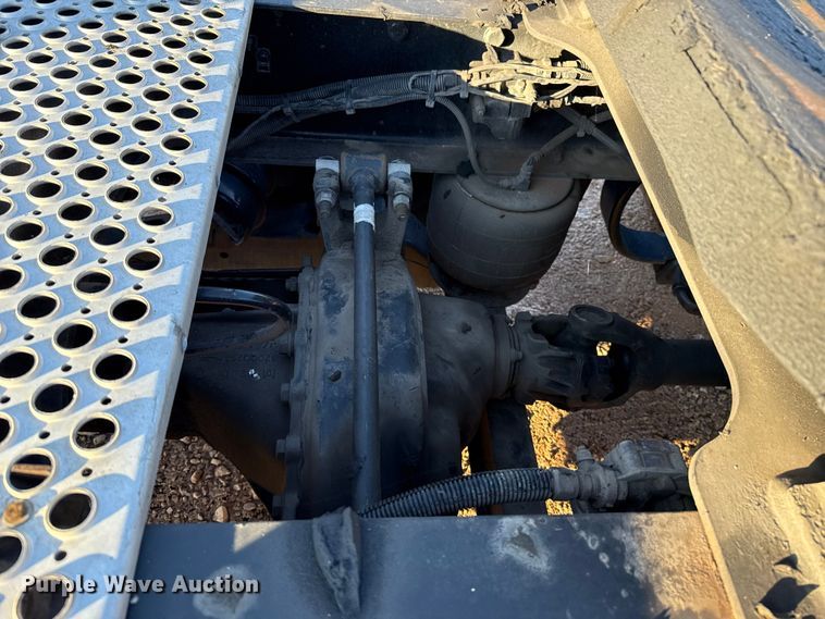 image for item EU5474 2022 Kenworth T680 semi truck