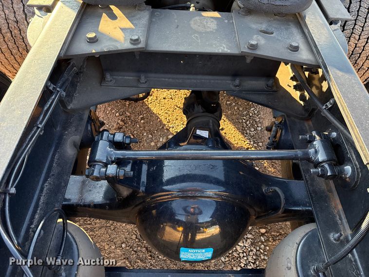 image for item EU5474 2022 Kenworth T680 semi truck