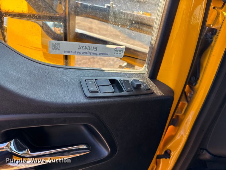 image for item EU5474 2022 Kenworth T680 semi truck