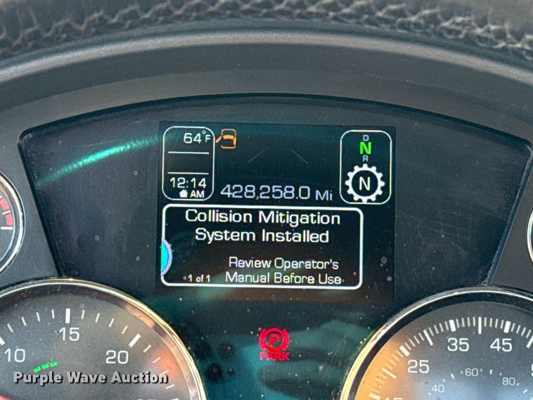 image for item EU5474 2022 Kenworth T680 semi truck