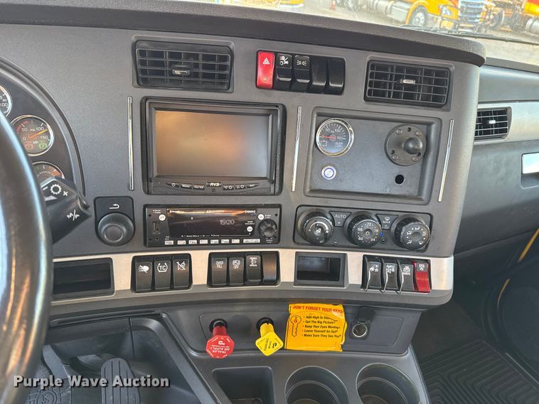 image for item EU5474 2022 Kenworth T680 semi truck