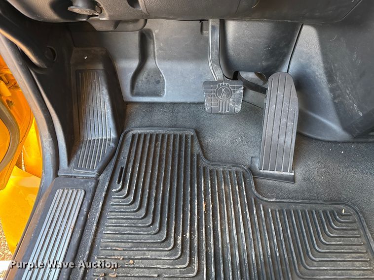 image for item EU5474 2022 Kenworth T680 semi truck