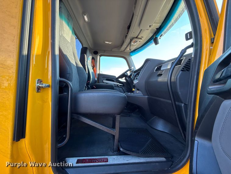 image for item EU5474 2022 Kenworth T680 semi truck