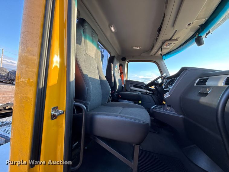 image for item EU5474 2022 Kenworth T680 semi truck