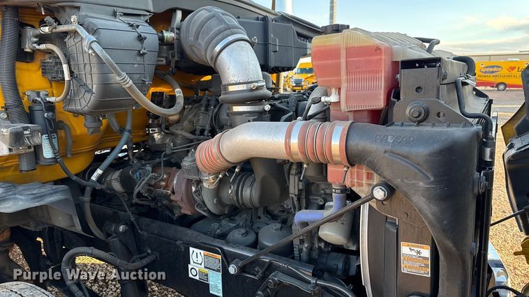 image for item EU5474 2022 Kenworth T680 semi truck