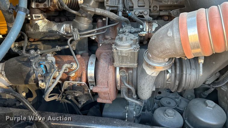 image for item EU5474 2022 Kenworth T680 semi truck